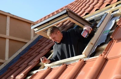 Pose de fenêtres de toit Velux à Gluiras